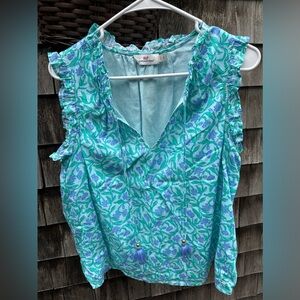 Vineyard Vines split neck top size S